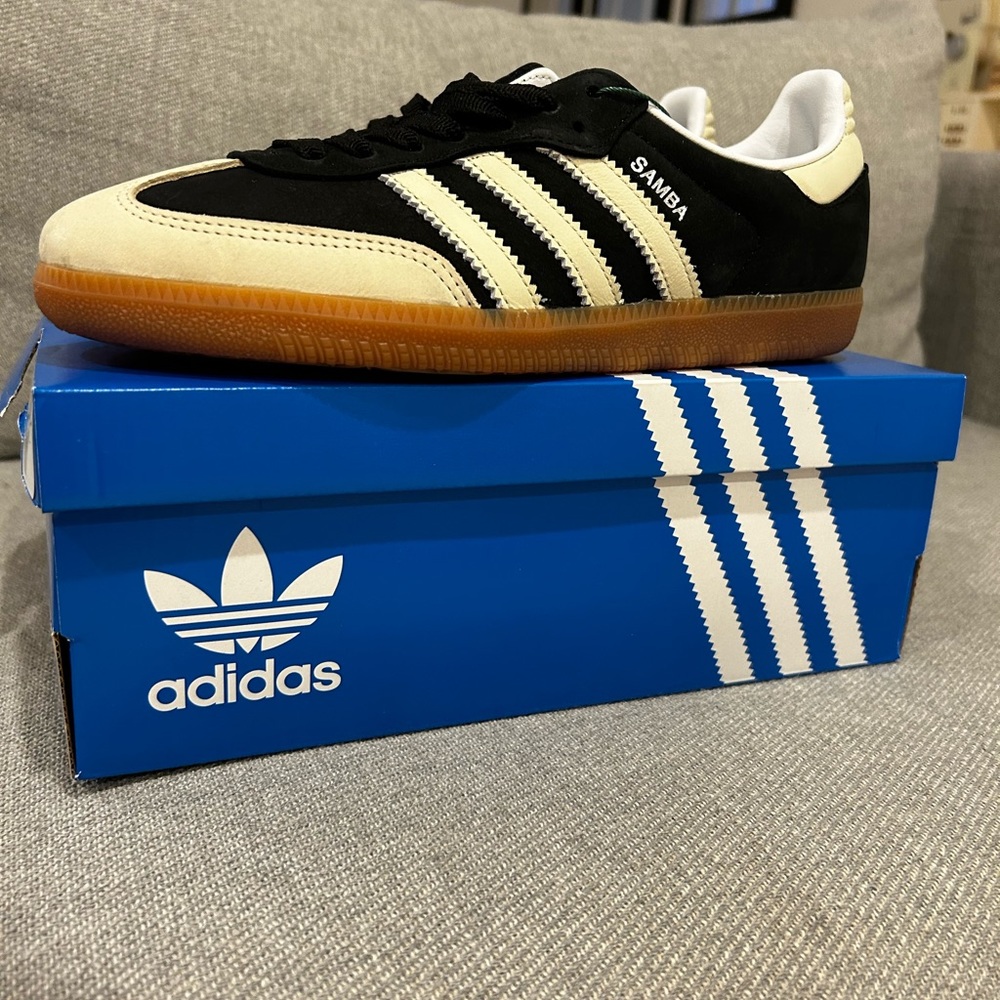 BNWT Adidas Sambas Size 7.5